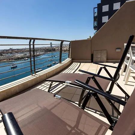 Ph With Terrace 3 Bed & Views شقة *