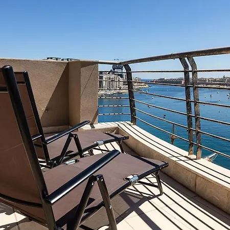 Ph With Terrace 3 Bed & Views شقة