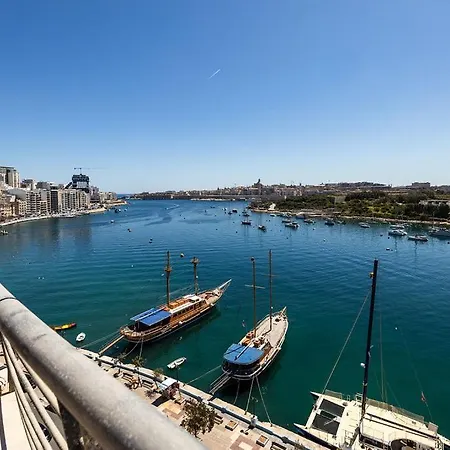 Ph With Terrace 3 Bed & Views سليمة
