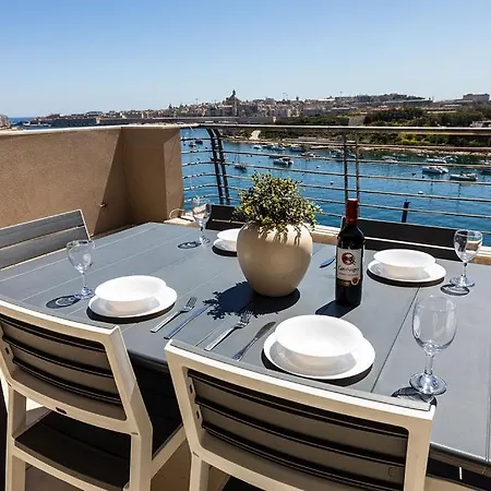 Ph With Terrace 3 Bed & Views شقة