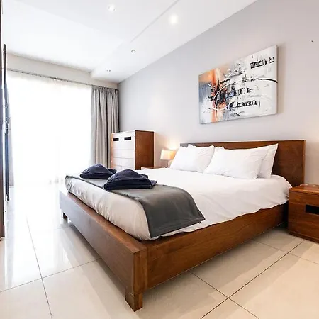 Ph With Terrace 3 Bed & Views شقة سليمة