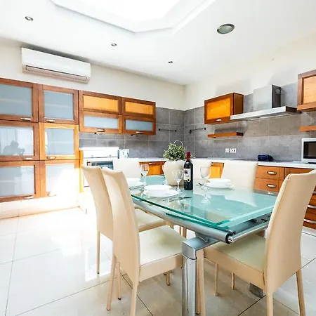 Ph With Terrace 3 Bed & Views Appartement *