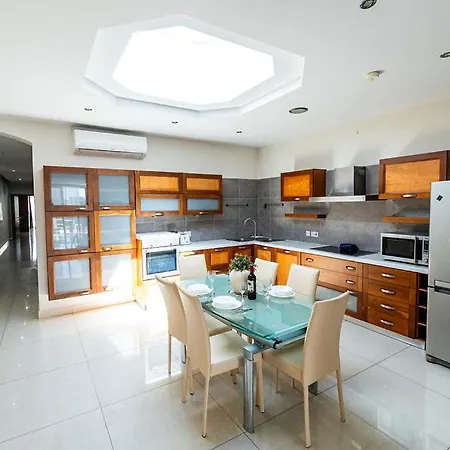 Ph With Terrace 3 Bed & Views *